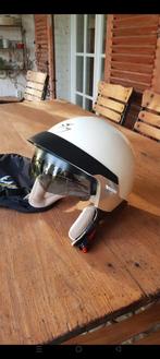 Casque Scorpion, Enlèvement