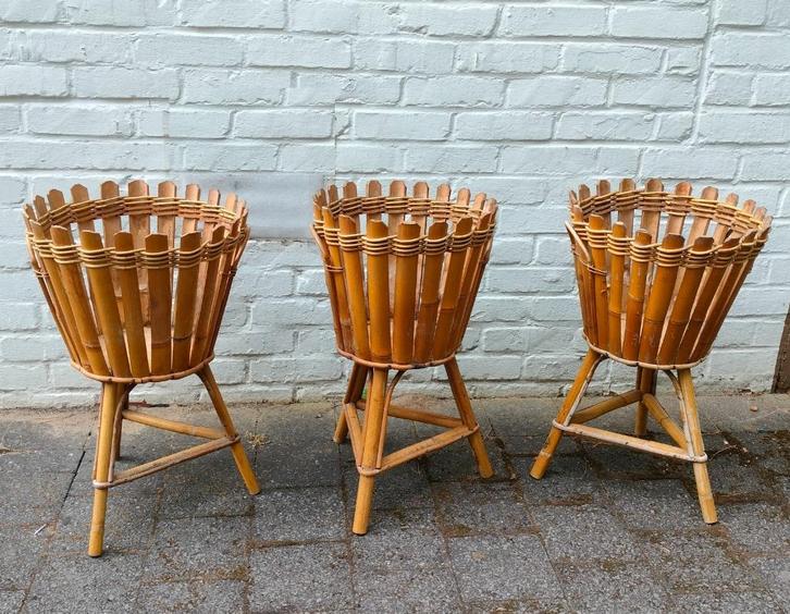 Vintage bamboe bloempot op pootjes. 1x = €40  /  3x = €100., Tuin en Terras, Bloempotten, Gebruikt, Overige materialen, Binnen