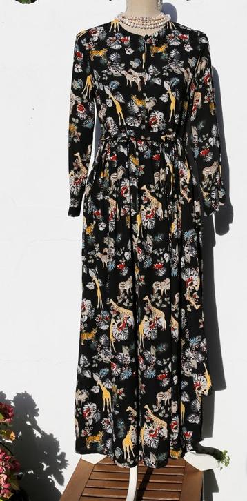 Prachtige nieuwe lange jurk - maat S (of M) beschikbaar voor biedingen