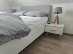 Bed + Commode + 2 Nachtkastjes (ZONDER lattenbodem & matras), Huis en Inrichting, Slaapkamer | Bedden, Ophalen