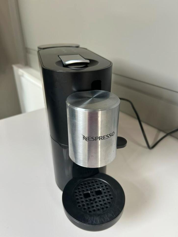 Nespresso machine Krups Atelier met melkopschuimer, Electroménager, Cafetières, Utilisé, Dosettes et capsules de café, Machine à espresso