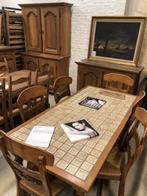 deze tafel met tegels plus 6 stoelen., Ophalen