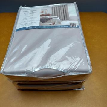 Verduisterende gordijnen "Quality textiles" beschikbaar voor biedingen