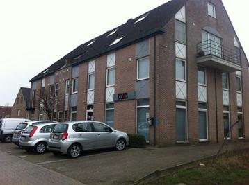 Handelspand met 4 privé parkeerplaatsen! beschikbaar voor biedingen
