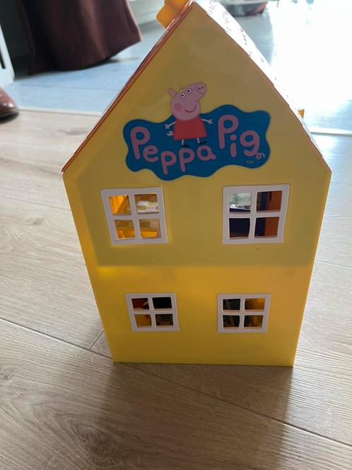Peppa Pig huis (kan meegenomen worden), Kinderen en Baby's, Speelgoed | Poppenhuizen, Zo goed als nieuw, Ophalen