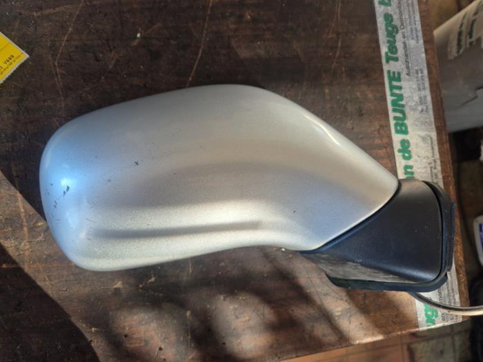 Buitenspiegel rechts van een Opel Agila, Auto-onderdelen, Spiegels, Opel, Gebruikt, 3 maanden garantie, Ophalen of Verzenden