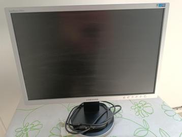 Samsung monitor 22 inch beschikbaar voor biedingen