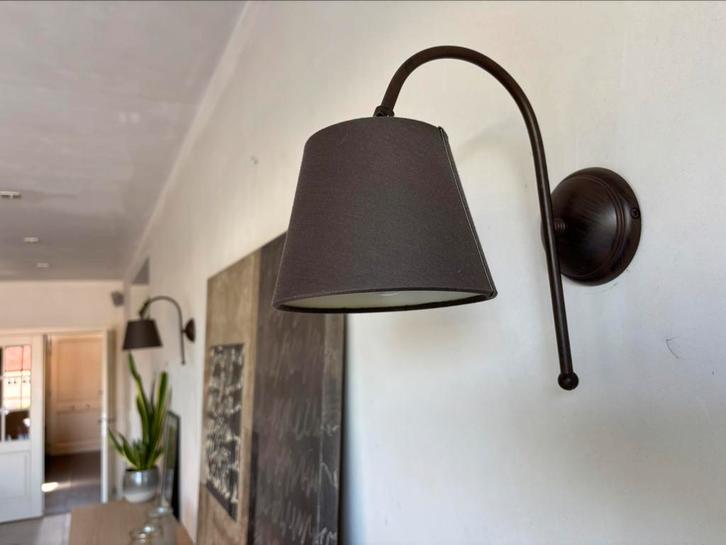 2 roestkleurige wandarmatuur met lampenkap, Huis en Inrichting, Lampen | Wandlampen, Gebruikt, Metaal, Ophalen