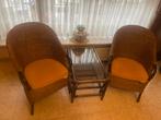 Kuipstoelen en tafel, Ophalen, Twee, Bruin, Riet of Rotan