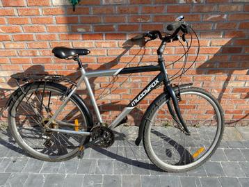 Jongens fiets beschikbaar voor biedingen