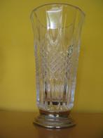Geslepen glazen vaas met gouden basis, Antiek en Kunst, Antiek | Glaswerk en Kristal, Ophalen of Verzenden