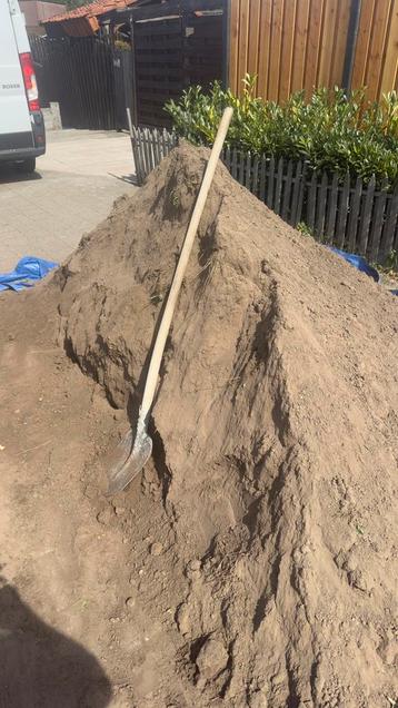 Grond voor tuin onder gazon etc beschikbaar voor biedingen