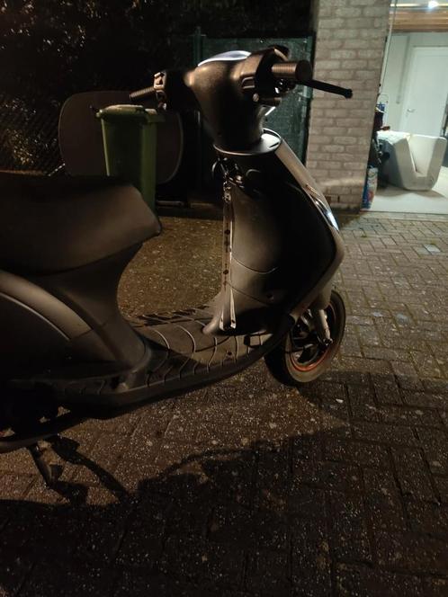 Piaggio zip 4t iget b klasse, Fietsen en Brommers, Scooters | Piaggio, Gebruikt, Zip, Ophalen