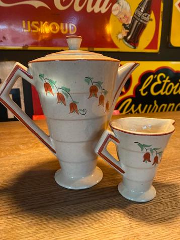 Art deco koffiepot en melkkannetje beschikbaar voor biedingen