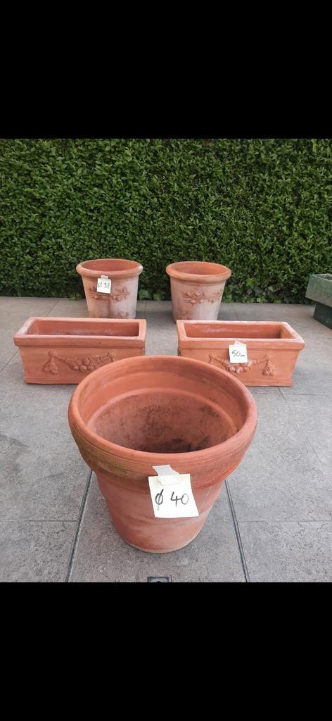 Grote oude décoratieve terracotta bloempotten, Tuin en Terras, Bloembakken en Plantenbakken, Zo goed als nieuw, Ophalen