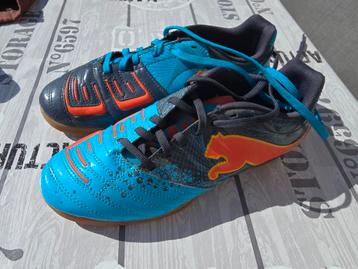 Puma zaalvoetbalschoenen nieuw , maat 39 beschikbaar voor biedingen