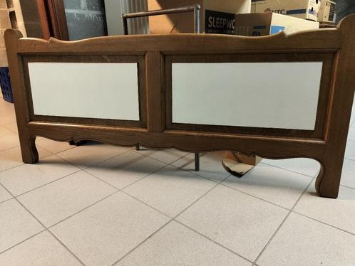 vintage tweepersoonsbed en bijhorende lattenbodem, Huis en Inrichting, Slaapkamer | Bedden, Gebruikt, Twijfelaar, Overige maten