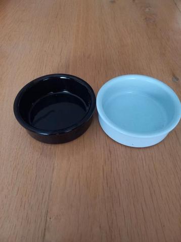 Terracotta schaaltjes beschikbaar voor biedingen