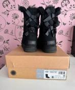 UGG Bailey bow II, Zwart, Lage of Enkellaarzen, Ophalen of Verzenden, Gedragen