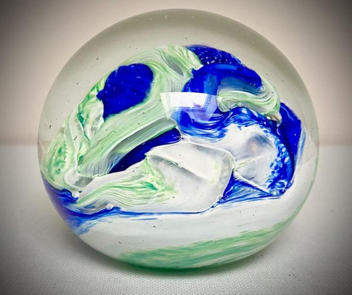 Val Saint Lambert Ancient Sulphide Ball Paper Press, Antiek en Kunst, Antiek | Glaswerk en Kristal, Ophalen of Verzenden