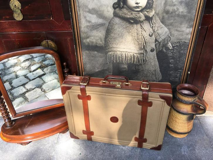 Vintage Paco Rabanne suitcase safari edition!, Handtassen en Accessoires, Tassen | Reistassen en Weekendtassen, Gebruikt, Beige