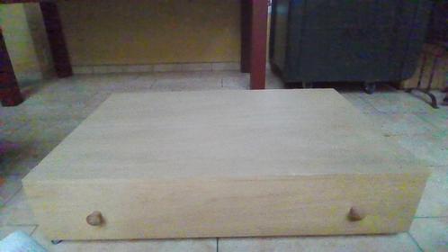 Stevige propere lage houten/speelgoedkist past onder je bed, Huis en Inrichting, Woonaccessoires | Kisten, Zo goed als nieuw, Minder dan 50 cm