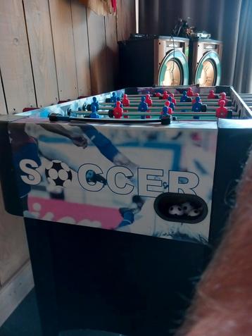 Te koop voetbaltafel beschikbaar voor biedingen