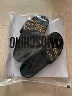 Moschino slippers maat 38/39, Kleding | Dames, Schoenen, Ophalen of Verzenden, Nieuw, Slippers