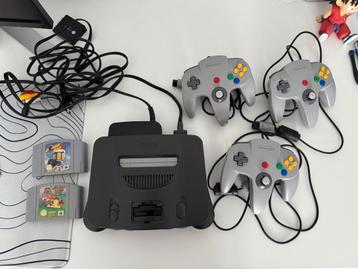 N64 + 3 controllers + 2 games beschikbaar voor biedingen