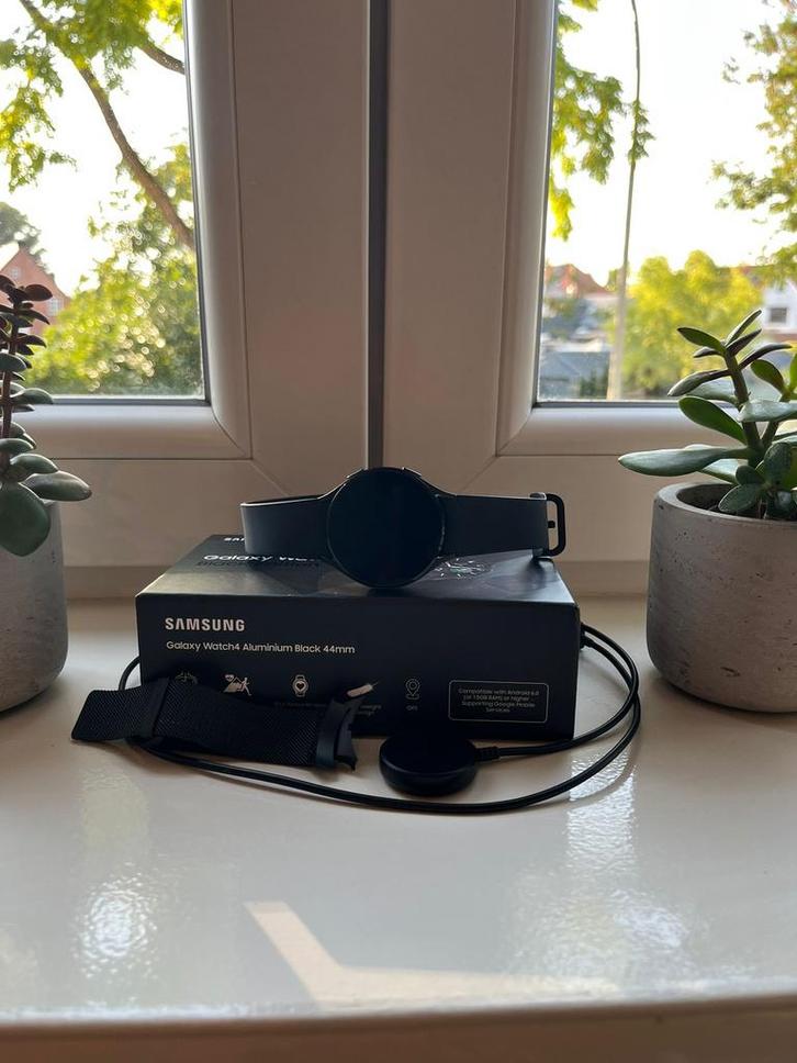 Smartwatch samsung, Handtassen en Accessoires, Horloges | Heren, Zo goed als nieuw, Ophalen