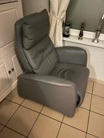 Super annonce fauteuil doit p rapidement livraison gratuite, Maison & Meubles, Enlèvement, Comme neuf