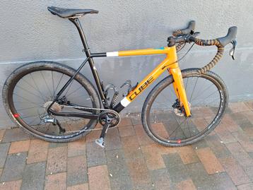 Carbon gravelfiets beschikbaar voor biedingen