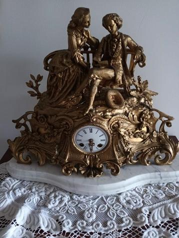 Magnifique Horloge avec clé massif très ancienne signé E. 