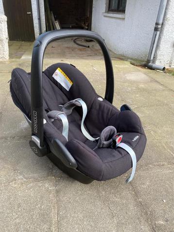 Maxi Cosy Pebble + base Isofix, Enlèvement, Utilisé, Isofix, Maxi-Cosi