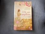 livre "L'île aux papillons "Corina Bomann, Livres, Enlèvement ou Envoi, Comme neuf