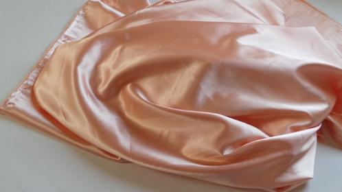 6034) 145x160cm zijdeachtig satijn zalm roze, Hobby & Loisirs créatifs, Tissus & Chiffons, Neuf, Polyester, 120 cm ou plus, 30 à 200 cm