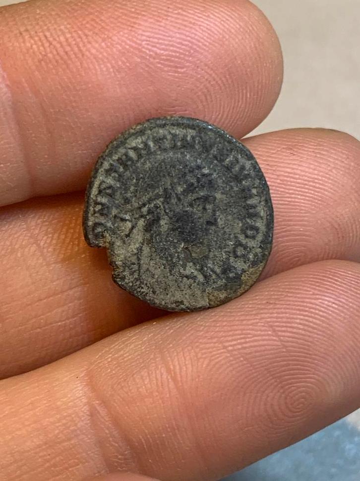 Ancienne pièce romaine Constantin II (317-324) en bronze, Timbres & Monnaies, Monnaies | Europe | Monnaies non-euro, Enlèvement ou Envoi