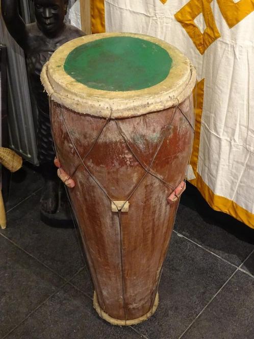 Grote Indische Kendang drum, oude trommel uit Indonesië, Antiquités & Art, Art | Art non-occidental, Enlèvement