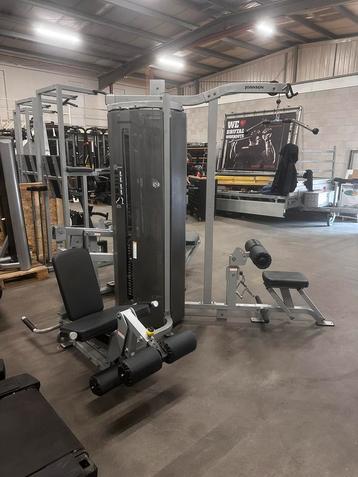 Professioneel Apparat,Lat Pulley,Low Row,Leg Extension,Curl  beschikbaar voor biedingen