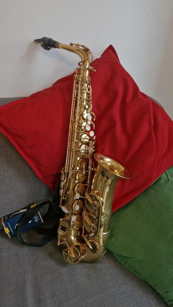 Alto Saxofoon SML A420-II, Muziek en Instrumenten, Blaasinstrumenten | Saxofoons, Zo goed als nieuw, Alt, Met koffer, Ophalen