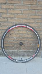 Voor wiel Racefiets "Racing 7" x 28 met banden - Goede staat, Fietsen en Brommers, Fietsonderdelen, Racing7, Racefiets, Zo goed als nieuw
