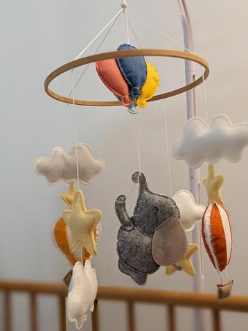 Baby mobiel beschikbaar voor biedingen
