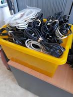35 voedingskabels(eurokabel)Tussen 1.5en 3meter, Ophalen