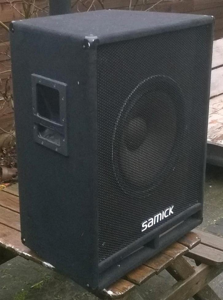 Luidsprekers subs 15 inch 300 - 600 Watt, 2 stuks, TV, Hi-fi & Vidéo, Enceintes, Reconditionné, Subwoofer, 120 watts ou plus, Autres marques
