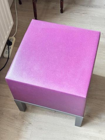 Pouf Quinze et Milan mauve beschikbaar voor biedingen