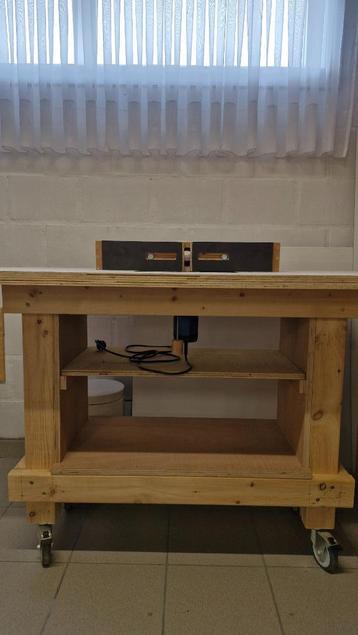 Freestafel/werkbank 2-in-1 beschikbaar voor biedingen