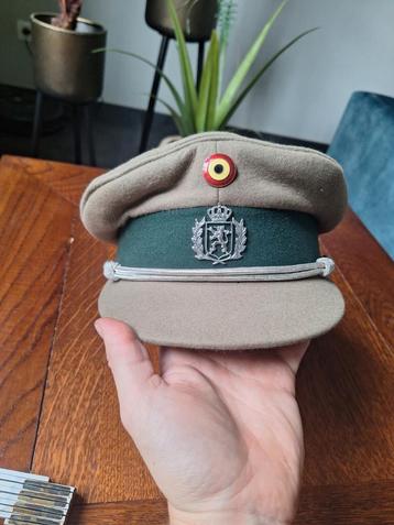 Oude leger kepie beschikbaar voor biedingen