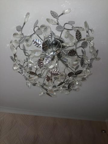Plafond verlichting beschikbaar voor biedingen