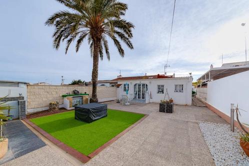 Mediterrane half-vrijstaande villa / garage, Orihuela Costa, Immo, Buitenland, Spanje, Woonhuis, Overige