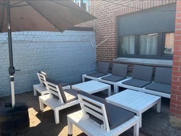 Tuinmeubilair + parasol beschikbaar voor biedingen